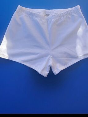 Women’s White Athletic Shorts - Classic Everyday Fit- short shorts. Bootie short
